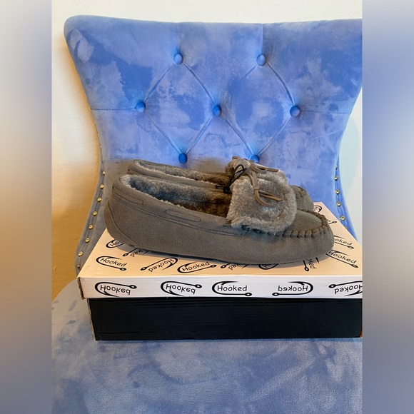 Hooked Chill Slippers - Picture 3 of 6